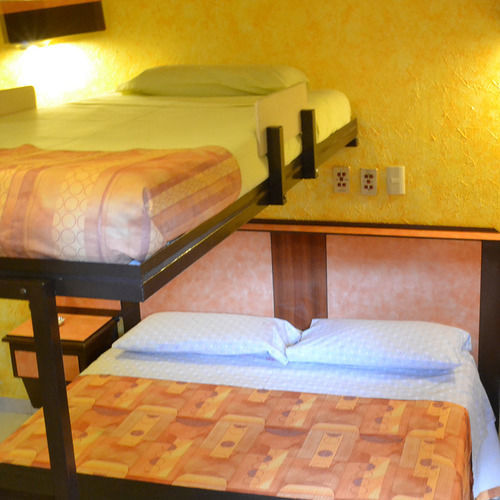 Capital O Valencia Hotel