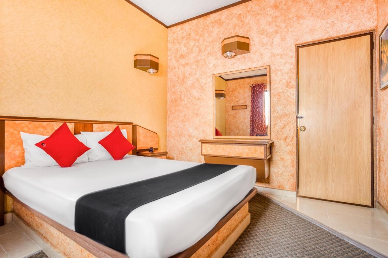 Capital O Valencia Hotel 2*